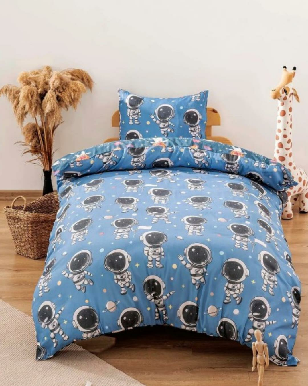 Astronot Mavi Çift Taraflı Çocuk Nevresim Takımı 160x220 cm